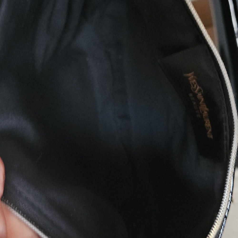 Yves Saint Laurent Cosmetics Bag. - Picture 10 of 11